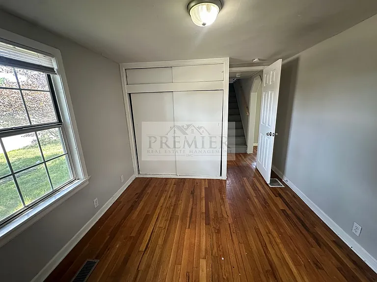 10005 E 53rd St — Photo 18