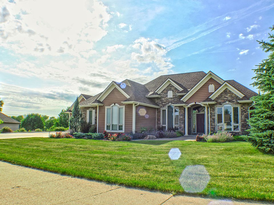 1st image of 719 Fox Run Dr