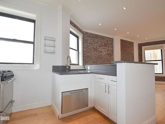 4th image of 268 Elizabeth St APT 8
