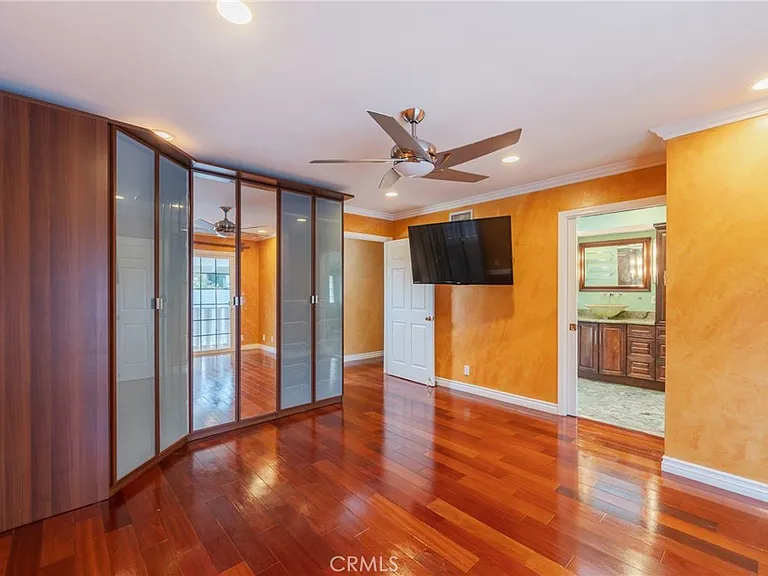 5562 Highland Ave — Photo 19