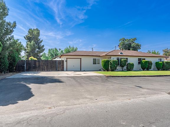 2nd image of 5582 E Swift Ave