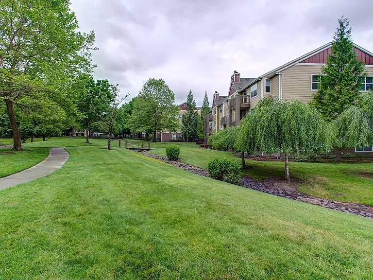 Commons at Verandas in Tanasbourne Apartments — Photo 41