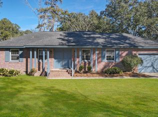 107 Sandtrap Rd, Summerville, SC 29483
