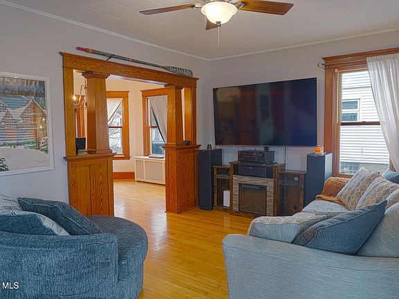 4th image of 11 Washington Road