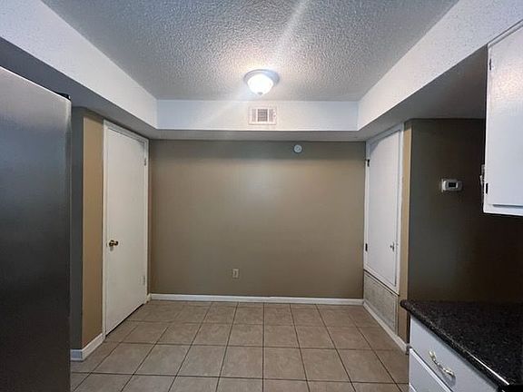 3rd image of 21 Moriarty St #21