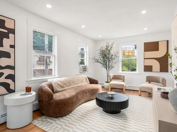 5 Hearn St, Watertown, MA 02472