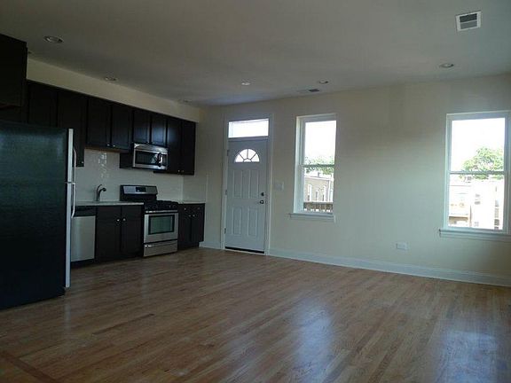 4th image of 2643 N Fairfield Ave #2641-2
