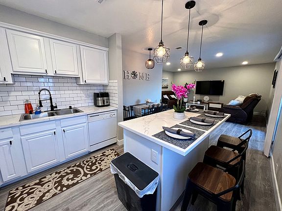 3rd image of 4361 Alexis Dr Unit 336