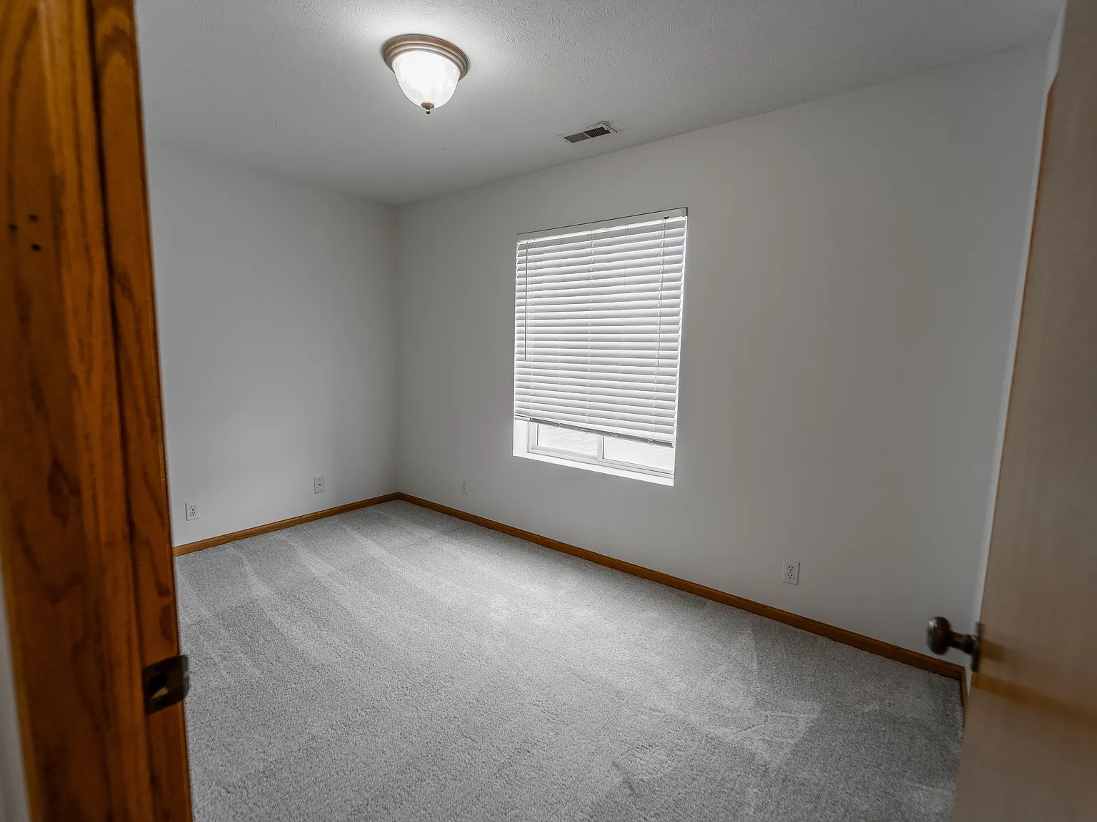 4 bed, 1400 sqft, $2,150 — Photo 3