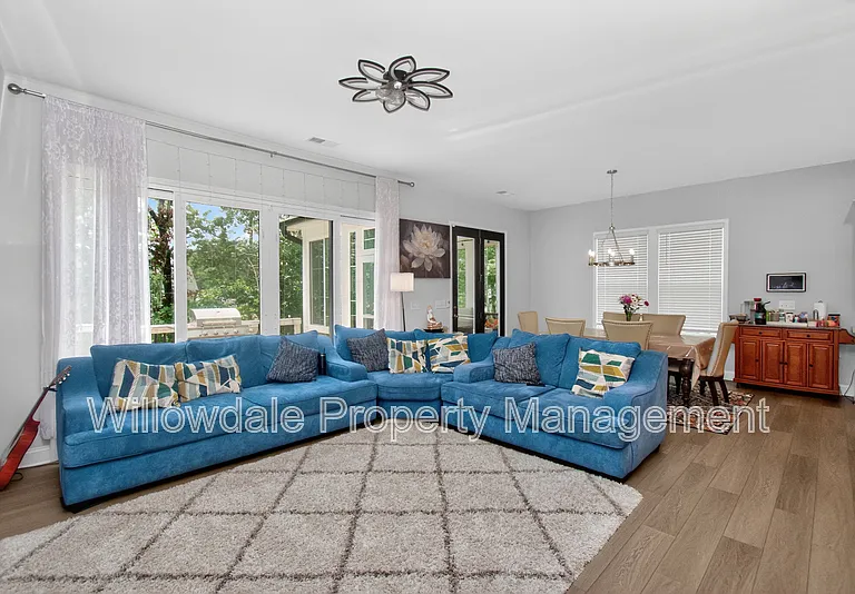 111 N Parkside Dr — Photo 26