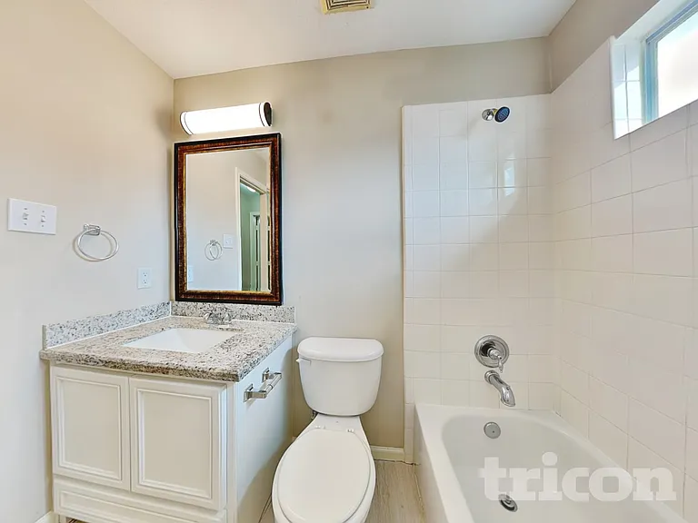 8523 W Highlands Xing — Photo 19