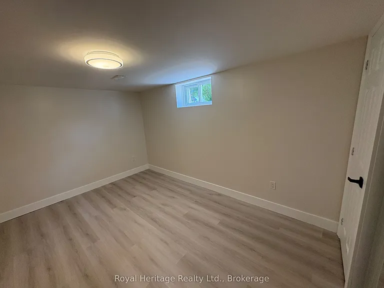 499 Braidwood Ave #BASEMENT — Photo 10