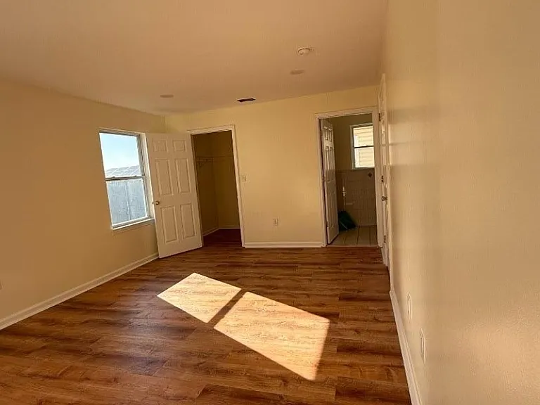 68 Port Ave — Photo 10