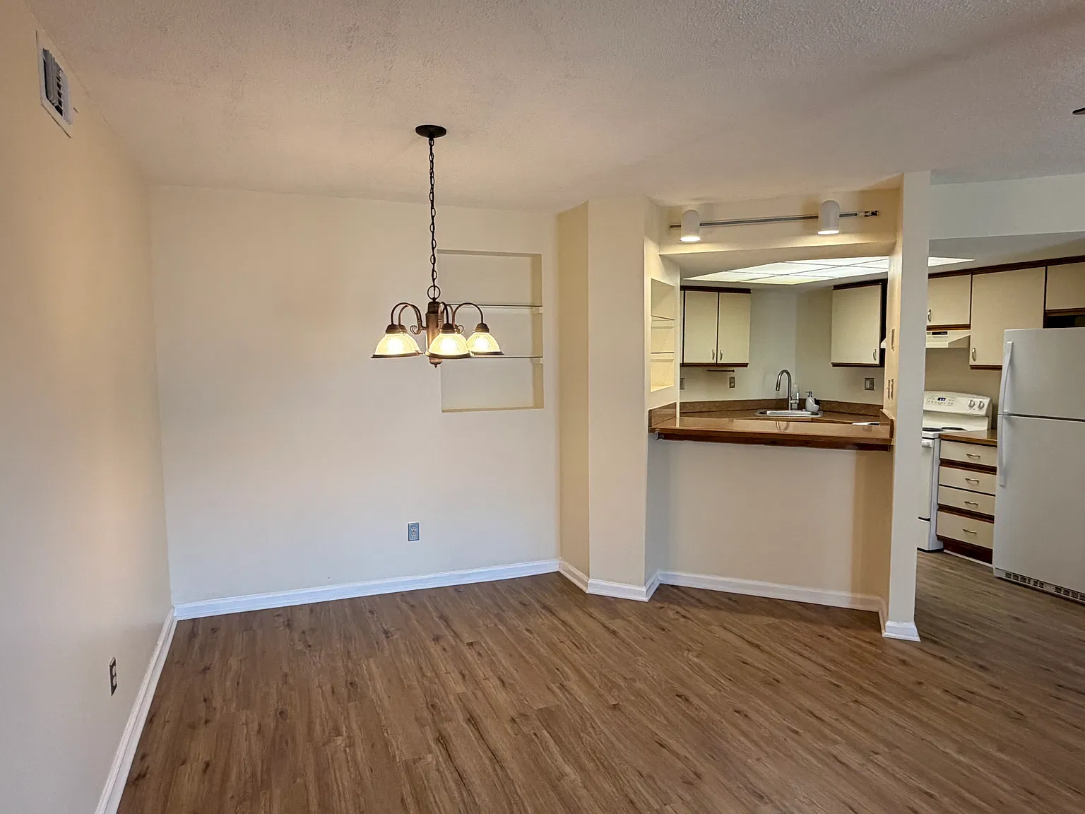 2 bed, 978 sqft, $1,750 — Photo 4