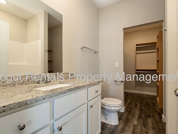 5th image of 592 E Martens Dr