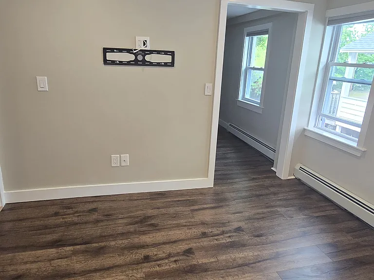 15-17 Central St #4 — Photo 4