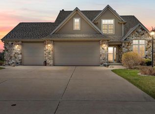 2520 Penbrook Dr, Racine, WI 53406