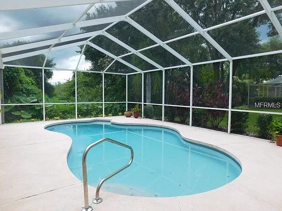 3rd image of 9611 Glenox Ln