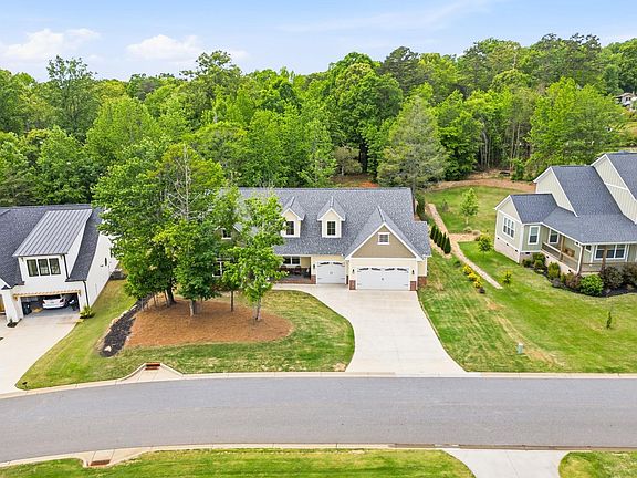 2nd image of 104 Pinelands Pl