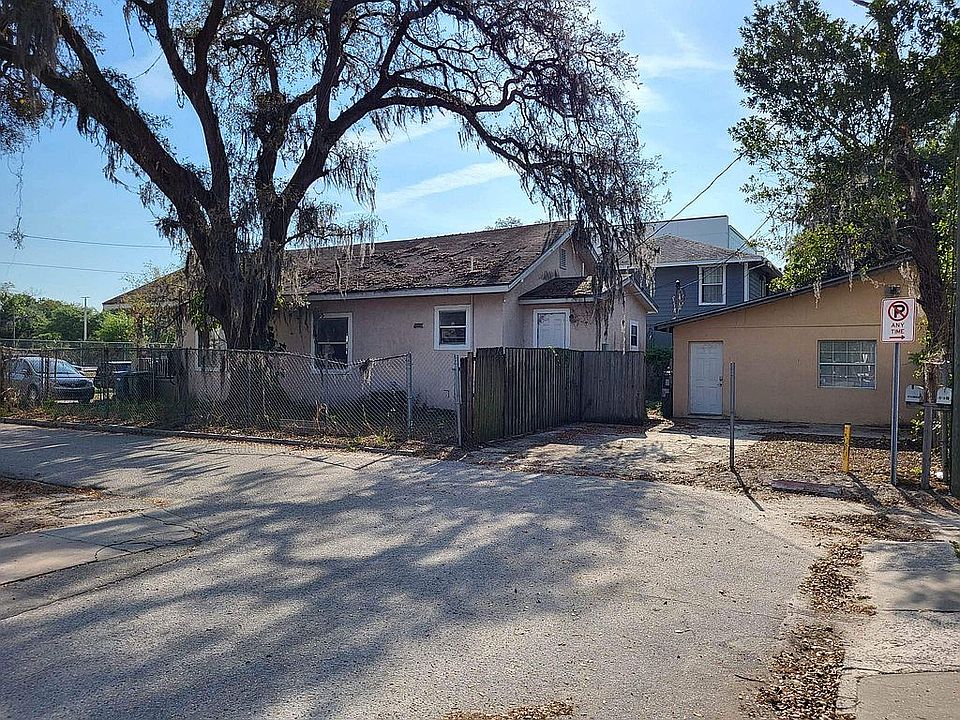 2nd image of 111 W Gladys St