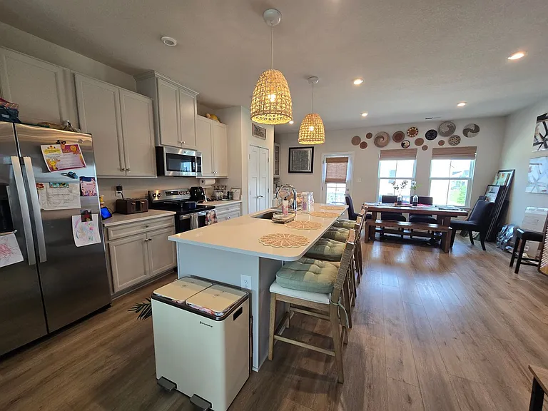 302 Fost Blvd — Photo 3
