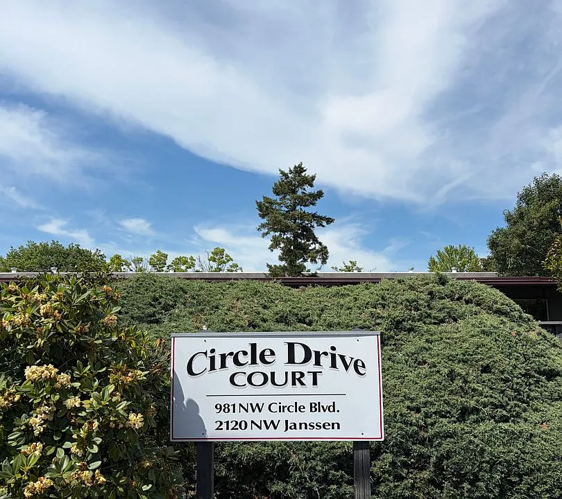 981 NW Circle Blvd #C2