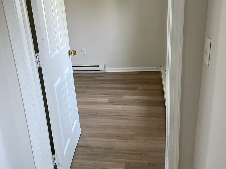 44 S Smith Ave — Photo 2