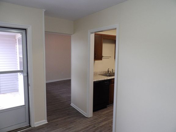 5th image of 112 Deepwood Dr