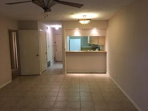 1st image of 3131 Southwest Fwy APT 18