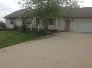 904 10th Ave, Ackley, IA 50601