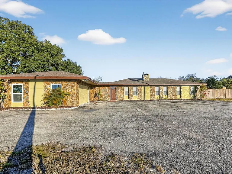 8812 Oakwood Dr — Photo 50