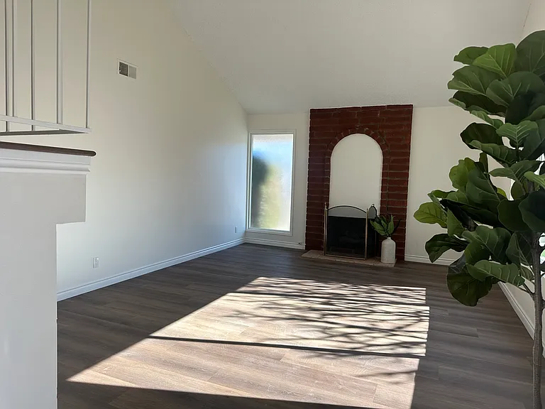 5361 Marview Dr — Photo 8