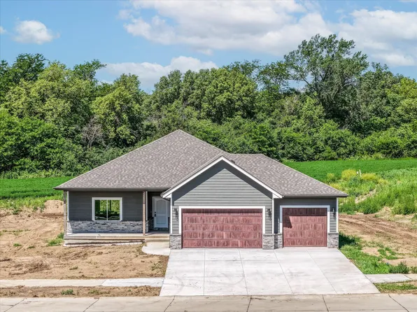 508 Harvest Hills Dr, Woodbine, IA 51579