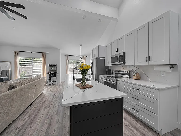 6738 Eastridge Dr #101 — Photo 9