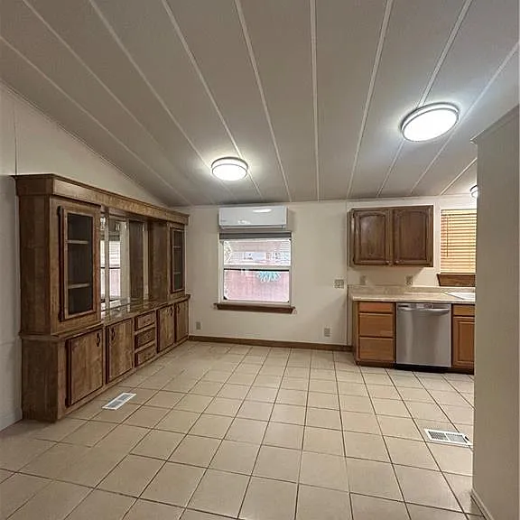 1205 Maple Ave — Photo 7