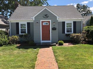 28 Potters Ave, Warwick, RI 02886