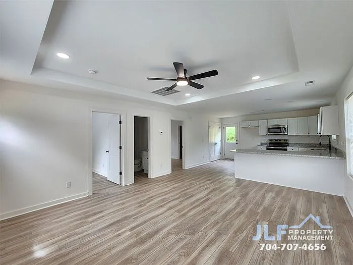 2 bed, 2.0 bath, 840 sqft, $1,395 — Photo 2