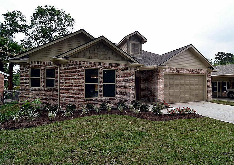 Exciting New Brick Home in Oak Forest Area.