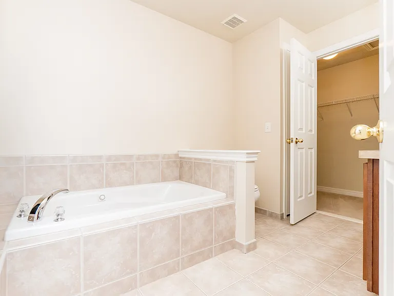 3334 Endsleigh Ln — Photo 17