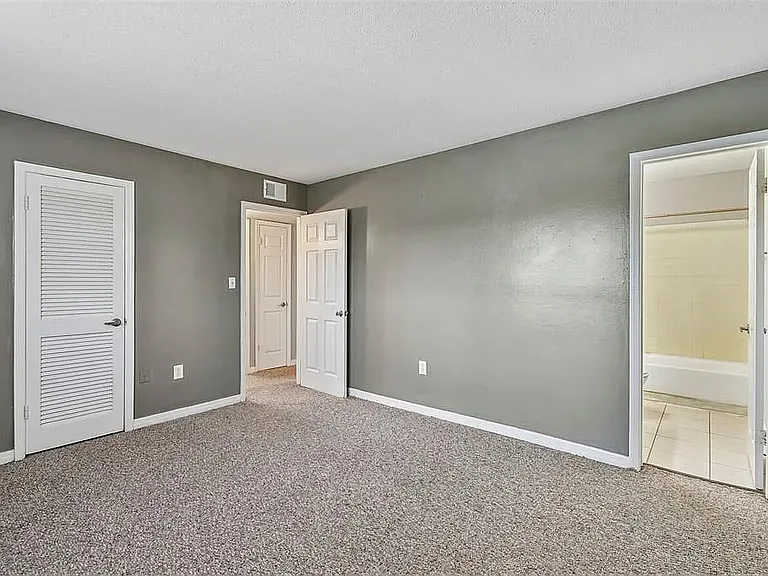 1695 Lee Road E215 — Photo 15