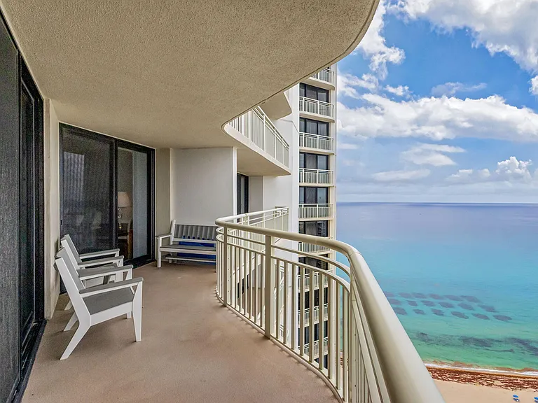 3000 N Ocean Dr — Photo 5
