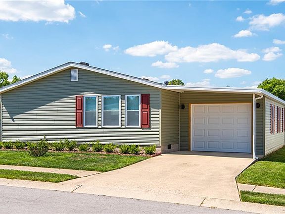 3rd image of 421 Alisha Ln