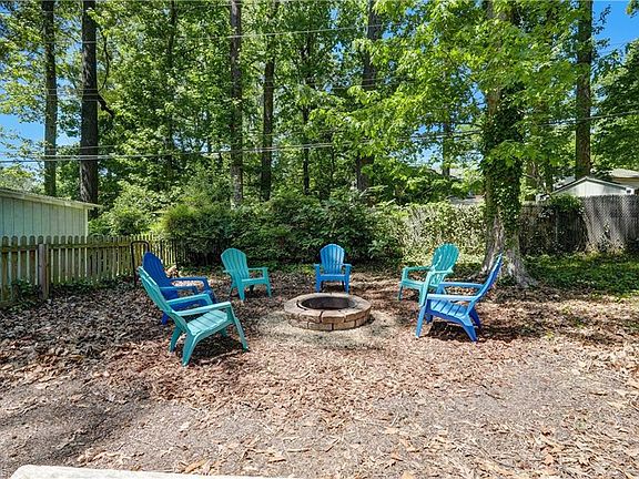 4th image of 105 Forestdale Dr