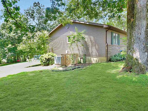 3rd image of 110 Russwood Dr