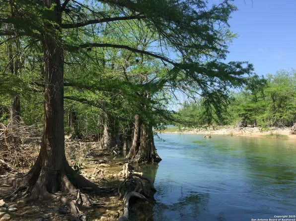 172 Bluff, Dripping Springs, TX 78620