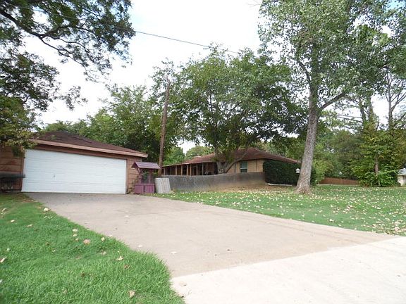 3rd image of 8350 Breeland Dr