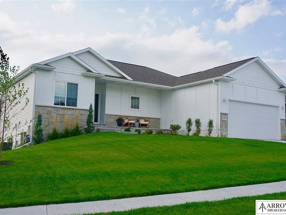 1st image of 1235 Oakview Dr