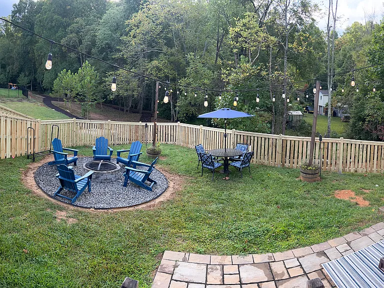 1208 Seven Sisters Ln — Photo 49