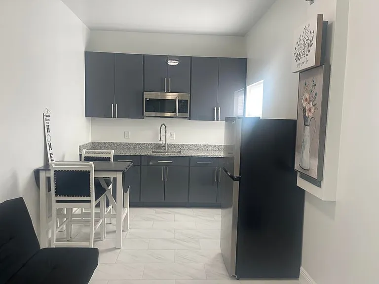 798 SW Abraham Ave #1 — Photo 7