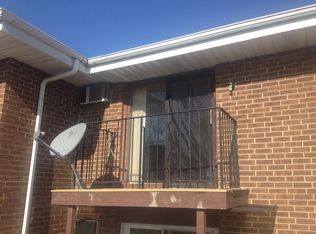 4604 Governors Dr APT 8, Rockford, IL 61109